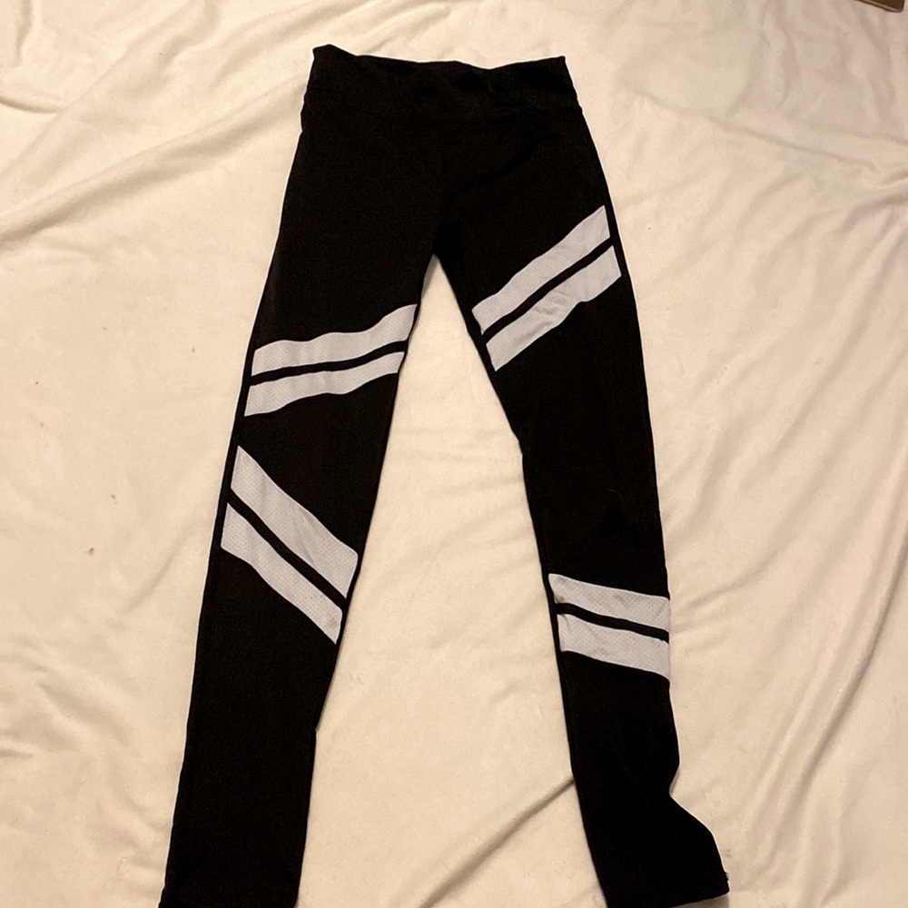 s/m black and white leggings